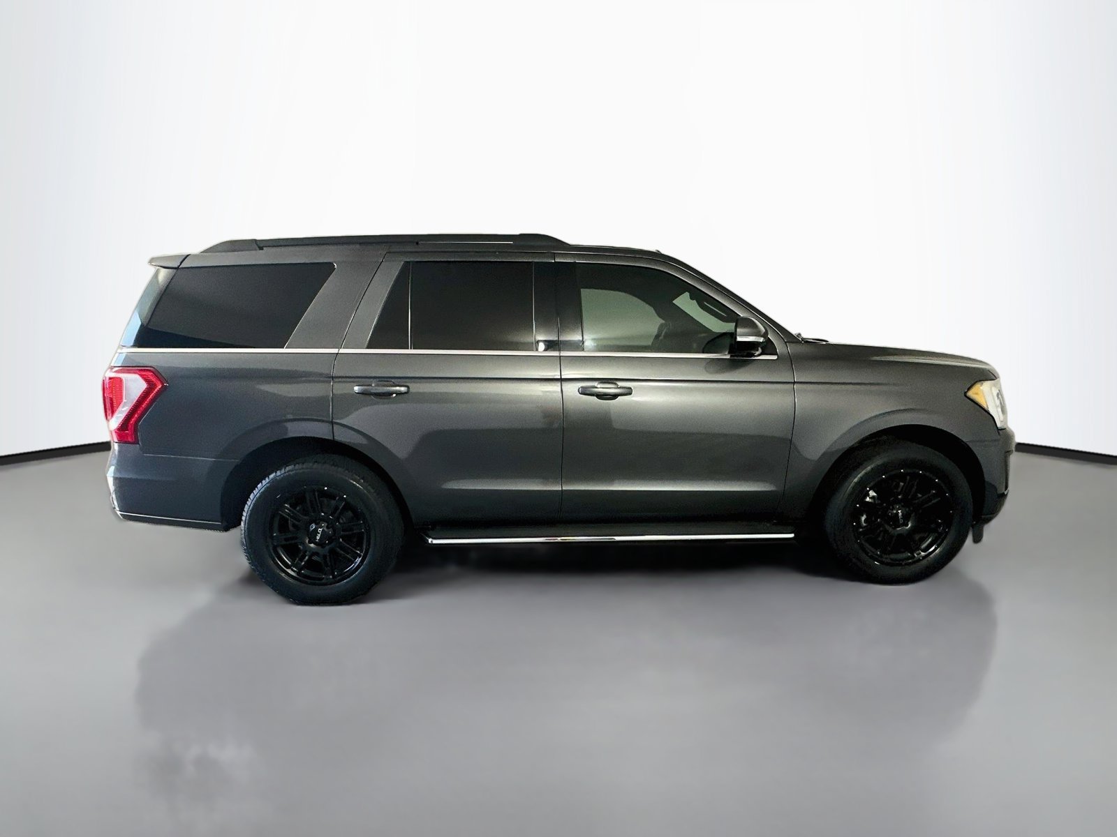 Used 2020 Ford Expedition XLT w/ Equipment Group 202A RWD image 8