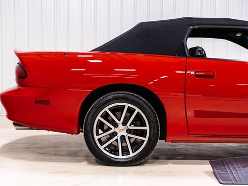 Used 2002 Chevrolet Camaro Z28 w/ SS Performance/Appearance Pkg image 13