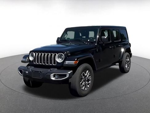 Used 2025 Jeep Wrangler Unlimited Sahara AWD/4WD image 11