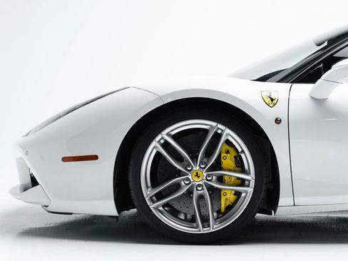 Used 2016 Ferrari 488 GTB RWD image 65