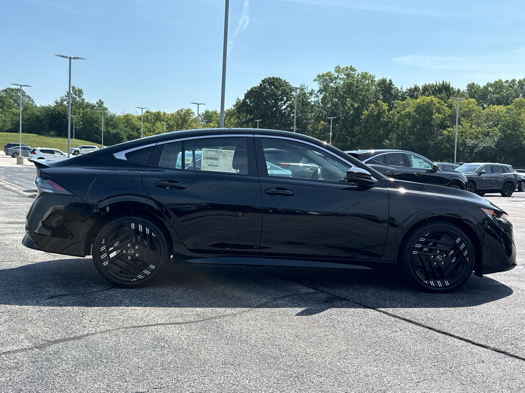 New 2027 Nissan Sentra SR FWD image 4