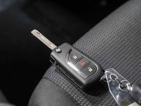 Certified 2022 Toyota RAV4 LE image 30