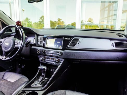 Used 2018 Kia Niro EX w/ EX Touring Graphite Edition FWD image 19