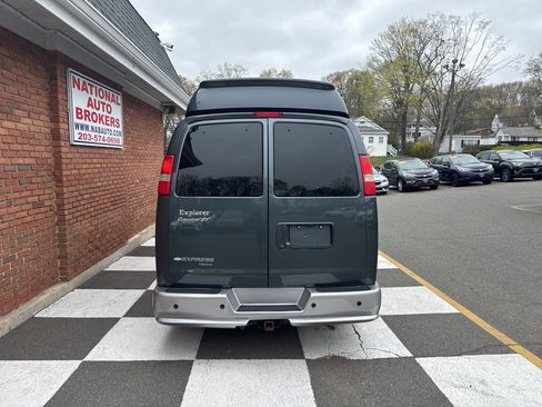 Used 2014 Chevrolet Express 2500 Extended RWD image 10