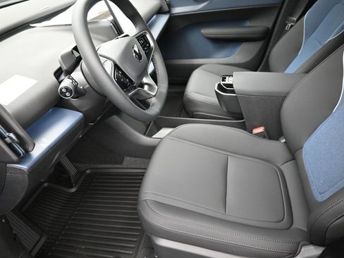 New 2026 Volvo EX30 Plus w/ Climate Package AWD/4WD image 9