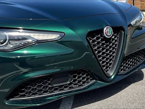 Used 2020 Alfa Romeo Giulia w/ Nero Edizione RWD image 30