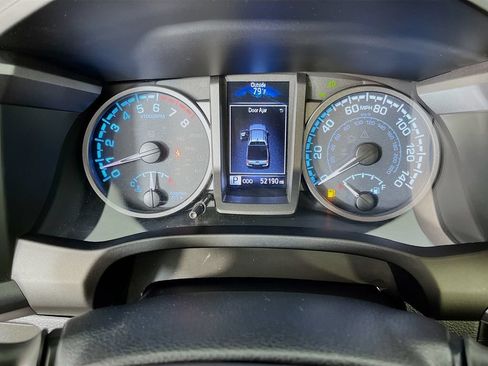 Used 2021 Toyota Tacoma TRD Sport AWD/4WD image 18