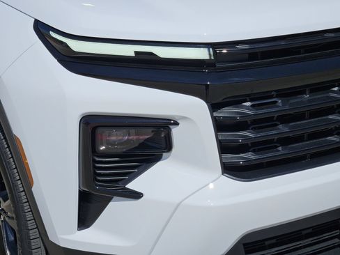 New 2027 Chevrolet Traverse LT w/ Midnight/Sport Edition FWD image 9