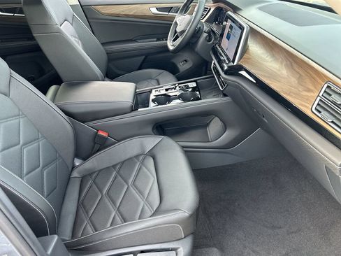 New 2026 Volkswagen Atlas SE FWD image 8