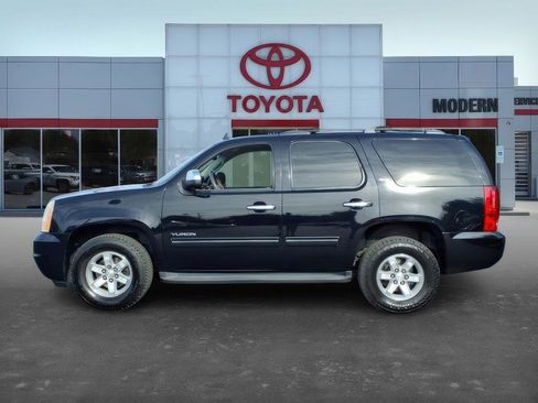 Used 2012 GMC Yukon SLT w/ SLT-2 Equipment Package image 3