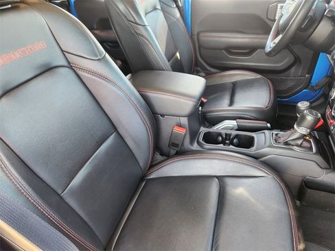 Used 2022 Jeep Gladiator Rubicon w/ Cold Weather Group image 11