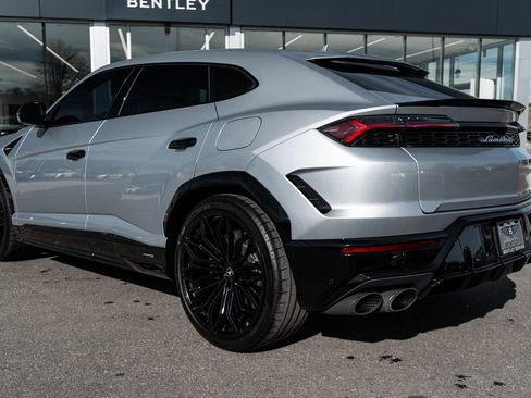 Used 2025 Lamborghini Urus SE image 9