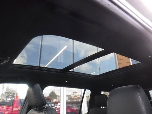 New 2025 Jeep Grand Cherokee L Limited w/ Black Appearance Package image 11