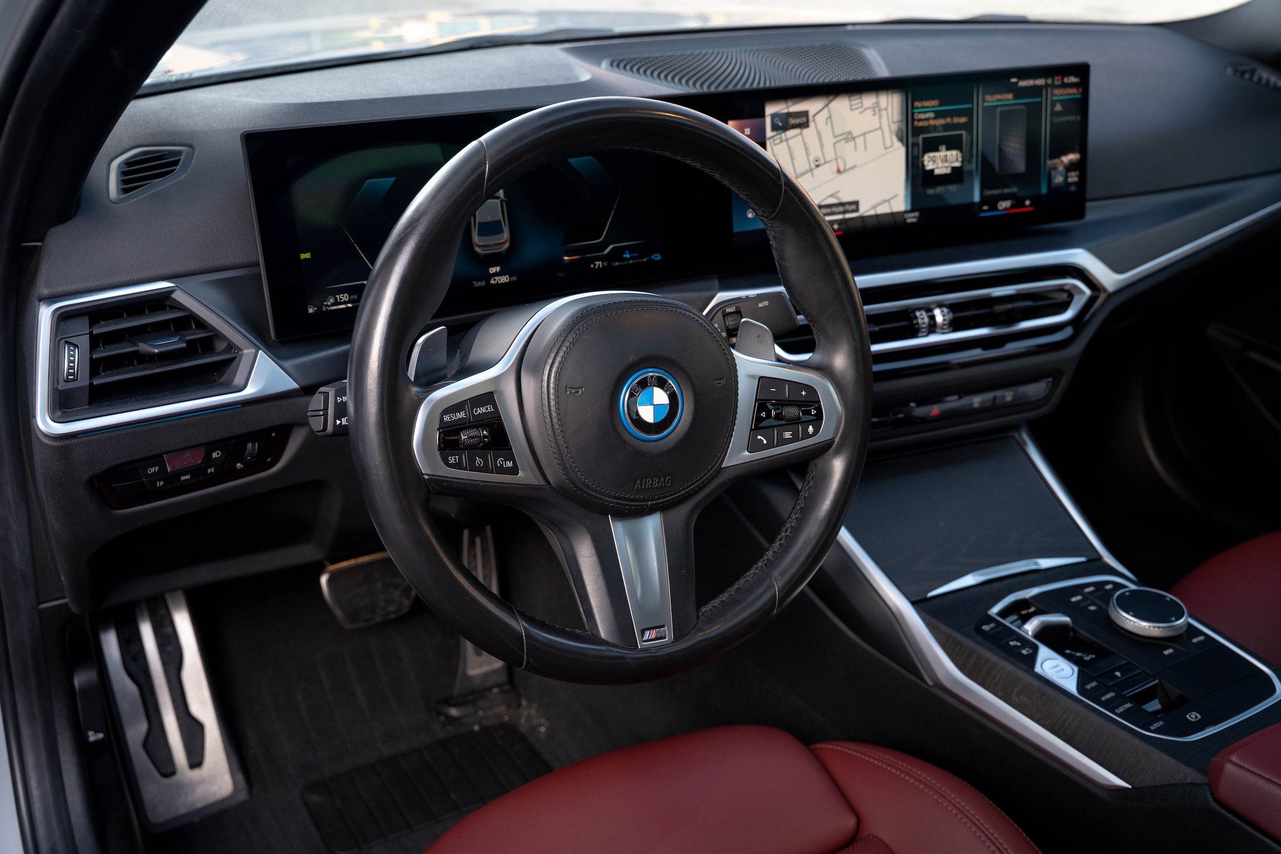 Used 2023 BMW 330e w/ M Sport Package RWD image 3