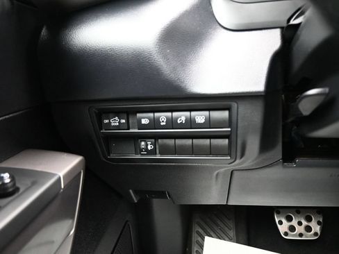 Used 2022 Toyota Tundra SR5 w/ TRD Off-Road Package AWD/4WD image 21