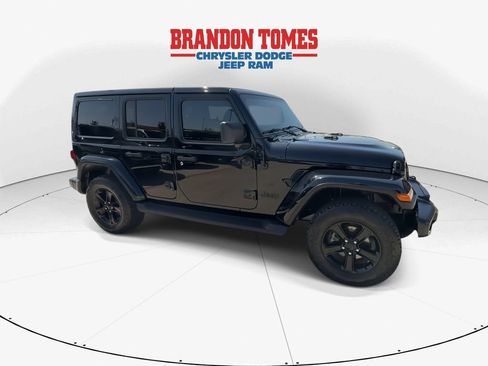 Used 2021 Jeep Wrangler Unlimited Sahara AWD/4WD image 5