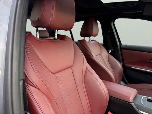 Used 2023 BMW 330i xDrive Sedan w/ Premium Package image 43