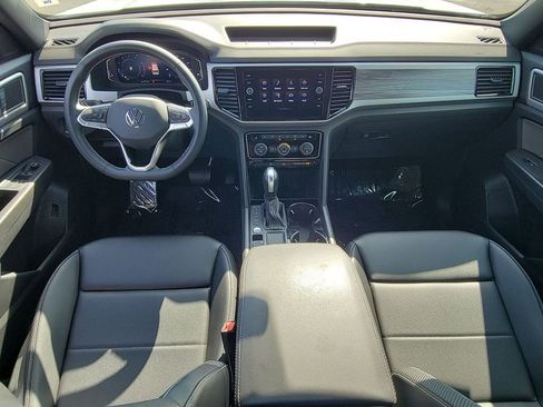 Used 2023 Volkswagen Atlas Cross Sport SE w/ Black Wheel Package image 19