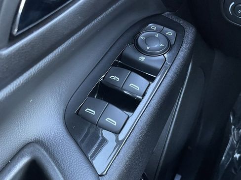 Used 2024 Chevrolet Equinox Premier image 12