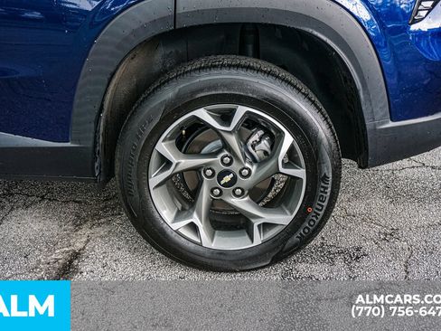 Used 2024 Chevrolet Trax LT w/ LT Convenience Package FWD image 15
