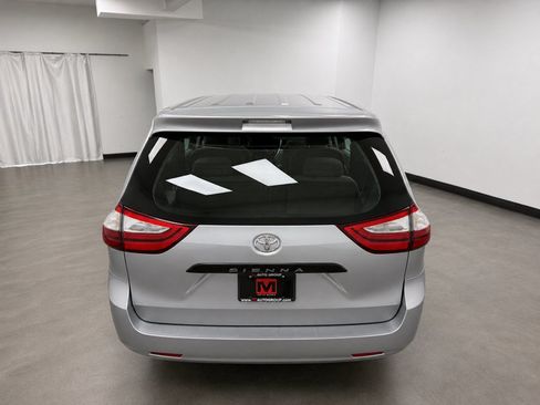 Used 2015 Toyota Sienna L FWD image 5