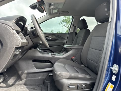 Used 2022 GMC Terrain SLE w/ Driver Convenience Package FWD image 16