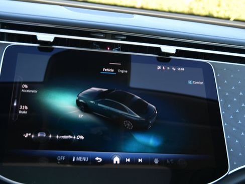 Used 2025 Mercedes-Benz E 350 Sedan image 26