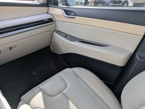 Used 2023 Hyundai Palisade Limited FWD image 15