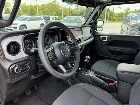 Used 2024 Jeep Wrangler Sport AWD/4WD image 24