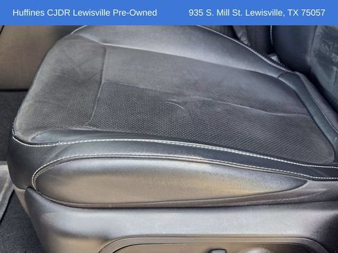 Used 2023 Jeep Grand Cherokee L Laredo RWD image 31