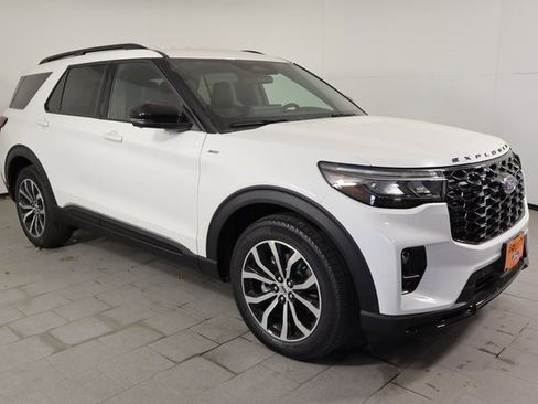 New 2026 Ford Explorer ST-Line image 3