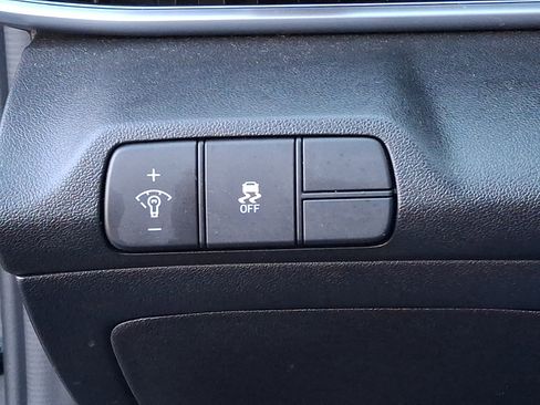 Certified 2024 Hyundai Elantra SEL image 24