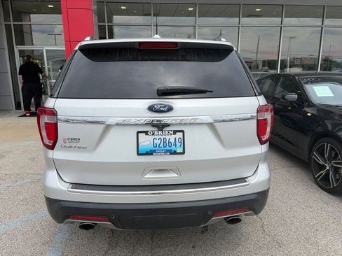 Used 2018 Ford Explorer Limited w/ Equipment Group 301A FWD image 3
