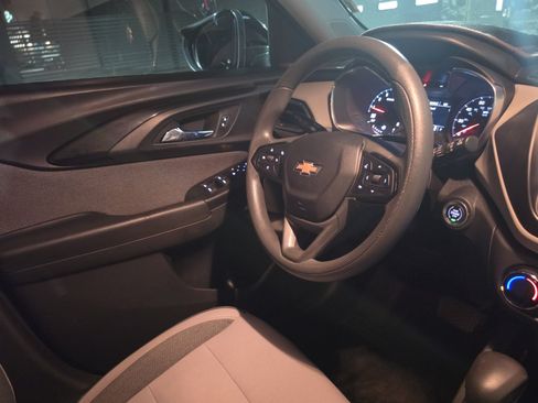 Used 2021 Chevrolet TrailBlazer LT FWD image 31