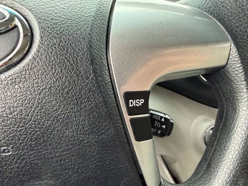 Used 2013 Toyota Highlander Plus AWD/4WD image 29