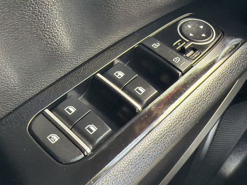 Used 2025 Kia Soul LX w/ LX Technology Package FWD image 26