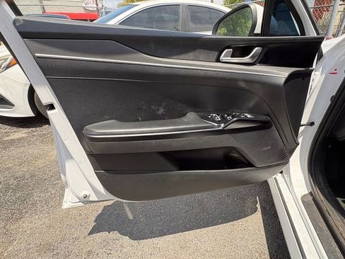 Used 2022 Kia K5 LXS FWD image 22