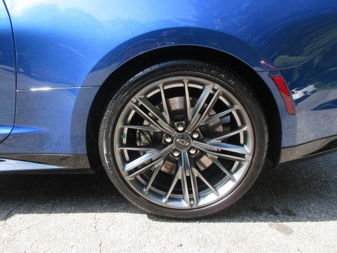 Used 2022 Chevrolet Camaro ZL1 RWD image 17