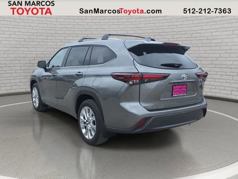 New 2026 Toyota Highlander Limited AWD/4WD image 7
