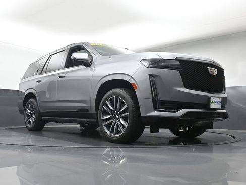 Certified 2024 Cadillac Escalade Sport w/ Touring Package image 40