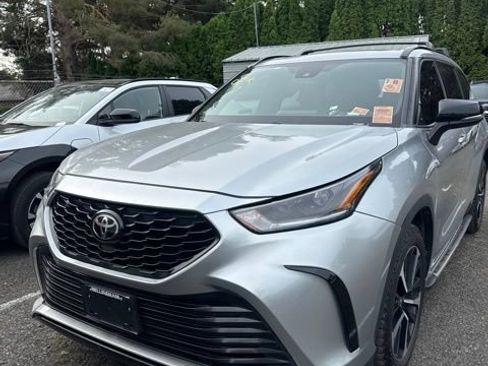 Used 2021 Toyota Highlander XSE AWD/4WD image 1