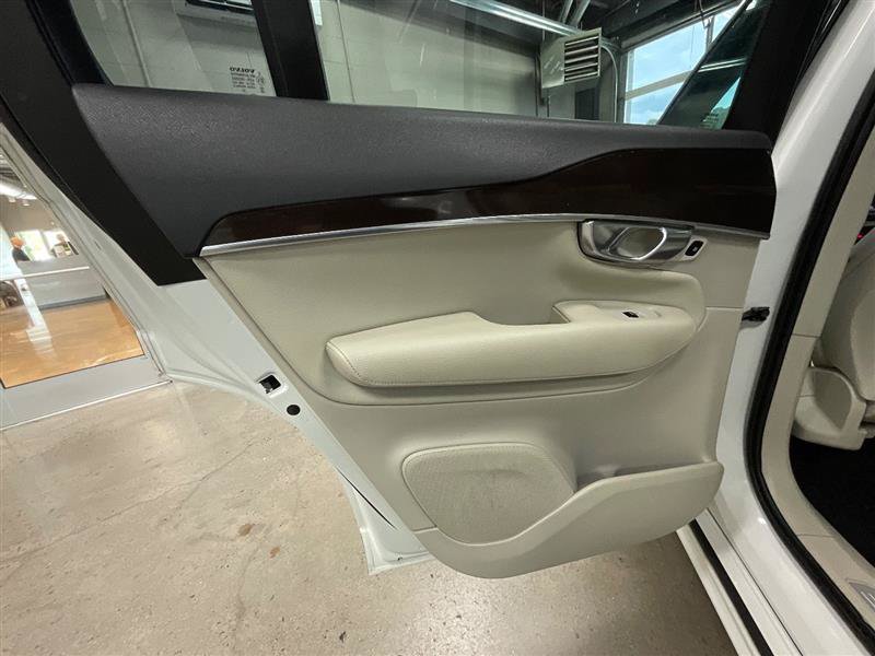 Used 2019 Volvo XC90 T5 Momentum w/ Protection Package Premier FWD image 22