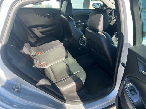 Used 2017 Chevrolet Malibu LT w/ Leather Package FWD image 12
