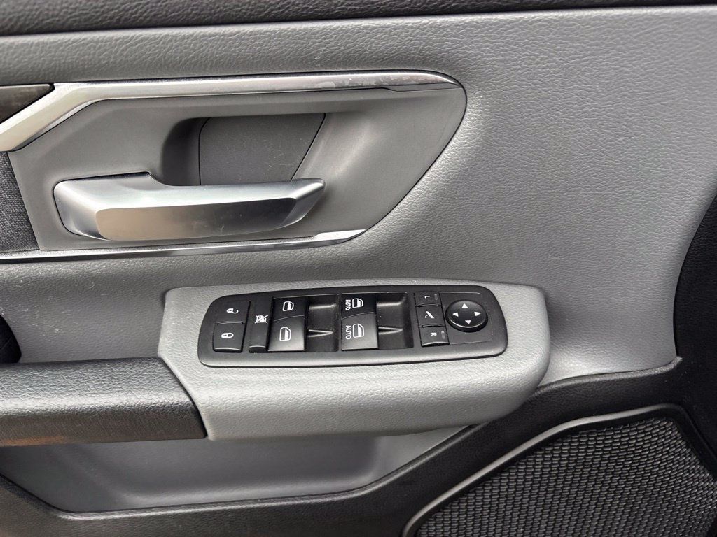 Used 2019 RAM 1500 Big Horn AWD/4WD image 18