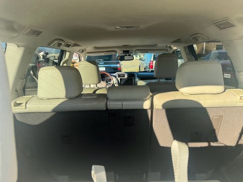 Used 2016 Lexus GX 460 image 16