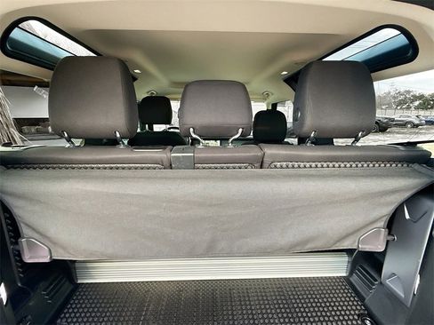 Used 2022 Land Rover Defender 90 image 29