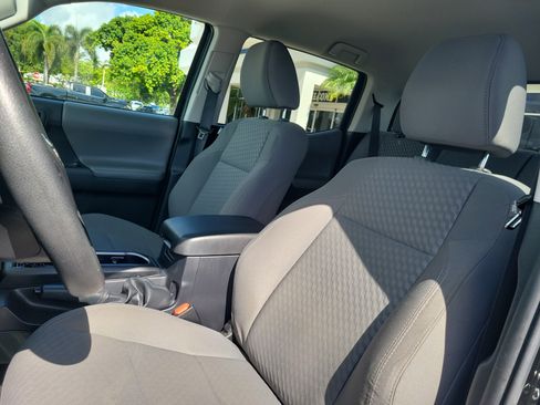 Used 2022 Toyota Tacoma SR w/ SR Convenience Package RWD image 21