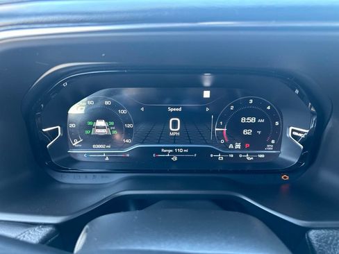 Used 2023 GMC Yukon Denali AWD/4WD image 2