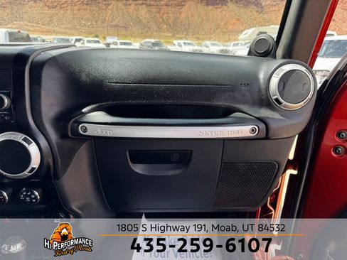 Used 2014 Jeep Wrangler Rubicon w/ Power Convenience Group AWD/4WD image 39