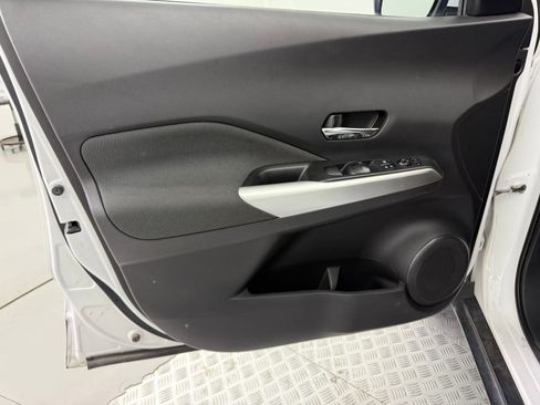 Used 2019 Nissan Kicks SV image 24